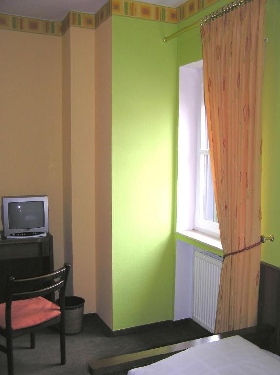 Hotel Pfaffenhof Lich Quarto foto